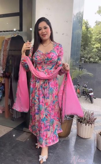 DESIGNER GEORGETTE DIGITAL PRINTED GOWN BOTTOM WITH DUPATTA PINK