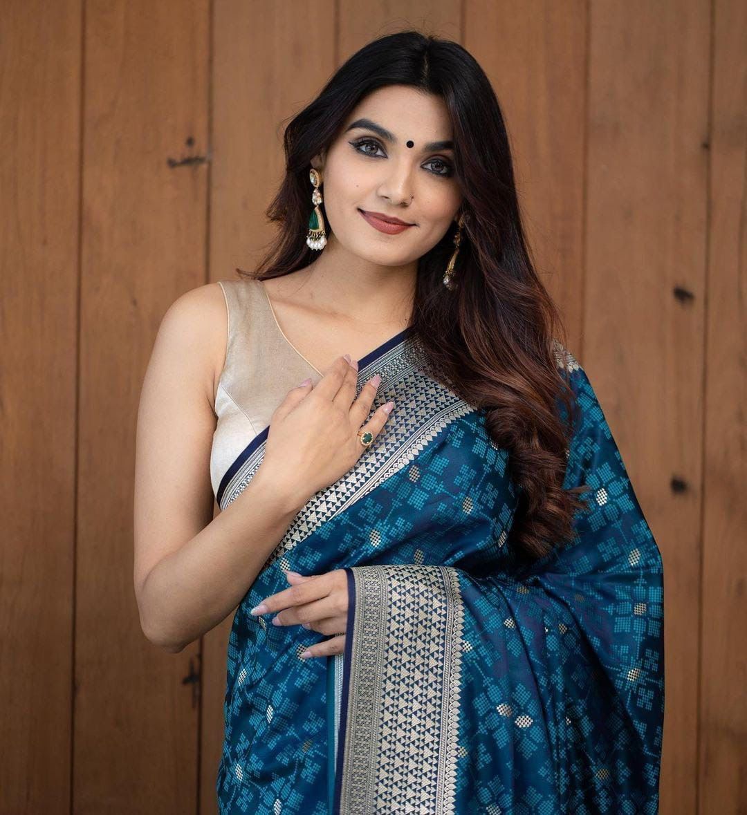 DESIGNER-BANARASI-SILK-SAREE-WITH-UNSTITCHED-BLOUSE-PARTY-WEAR-WHOLESALE-PRICE-ETHNIC-GARMENT-5-2.jpeg