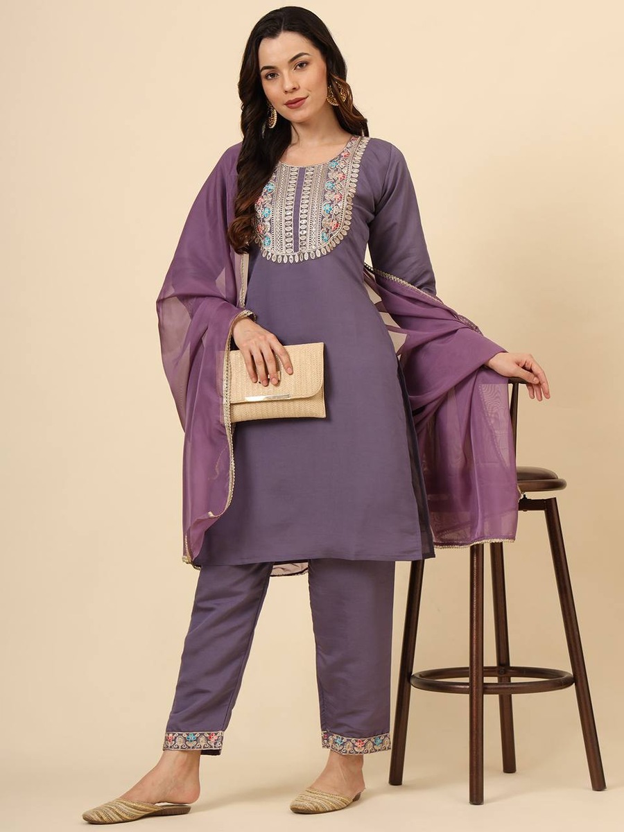 DESIGNER SILK BLEND EMBROIDERY WORK TOP BOTTOM WITH DUPATTA PARTY WEAR WHOLESALE PRICE ETHNIC GARMENT (9)