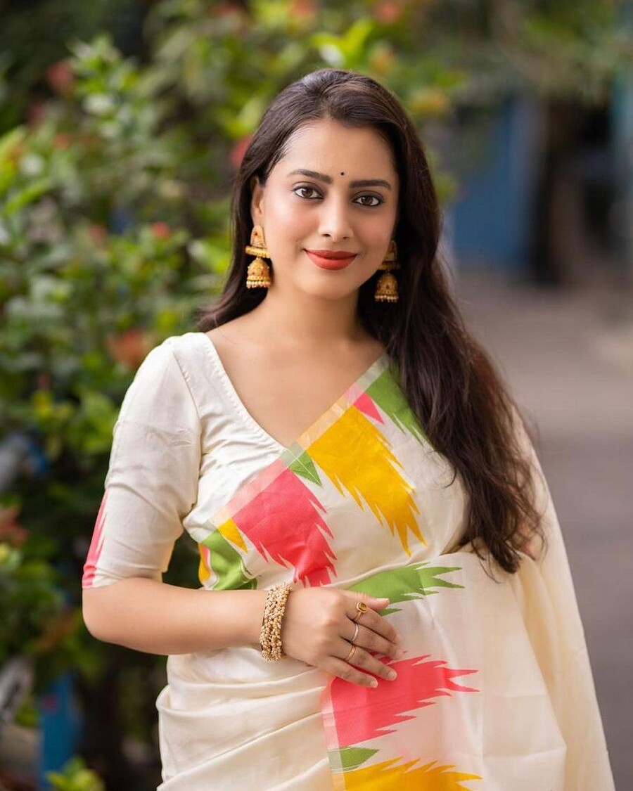 FASHIONABLE-BANARASI-ZARI-WORK-SAREE-WITH-UNSTITCHED-BLOUSE-PARTY-WEAR-WHOLESALE-PRICE-ETHNIC-GARMENT-8.jpeg