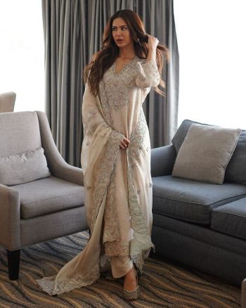TRENDING GEORGETTE EMBROIDREY SEQUENCE WORK TOP BOTTOM WITH DUPATTA CREAM
