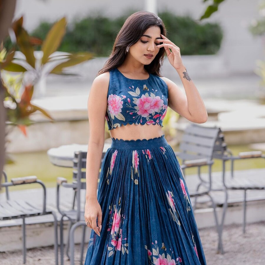 ATTRACTIVE NATURAL SILK DIGITAL PRINT WORK LEHENGA CHOLI FESTIVAL WEAR WHOLESALE PRICE ETHNIC GARMENT (5)