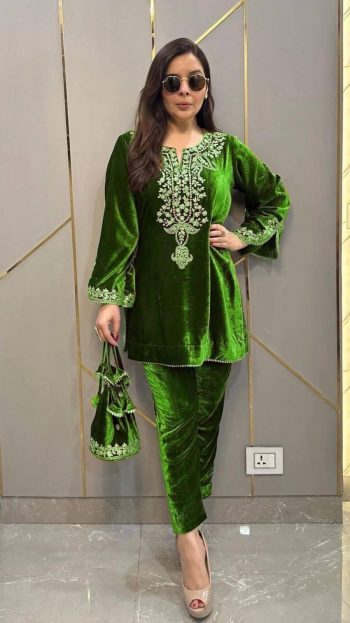 TRENDING VELVET EMBROIDERY SEQUENCE WORK KURTI WITH PALAZZO GREEN