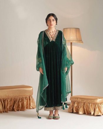 DESIGNER VELVET ZARI EMBROIDERY WORK GOWN BOTTOM WITH DUPATTA GREEN
