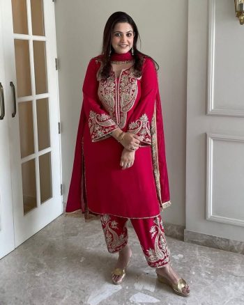 FANCY CHINON EMBROIDERY SEQUENCE WORK TOP BOTTOM WITH DUPATTA RANI