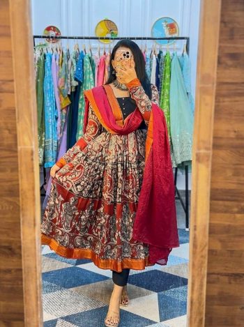 RICH LOOK SOFT COTTON KALAMKARI PRINT GOWN BOTTOM WITH DUPATTA MAROON