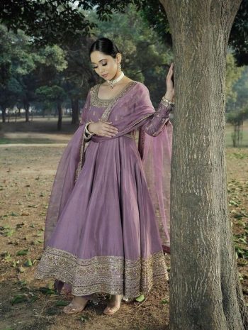 RICH LOOK CHINON SILK EMBROIDERY THREAD AND SEQUENCE WORK GOWN BOTTOM WITH DUPATTA LAVENDER