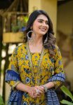 FANCY COTTON BLEND DIGITAL PRINTED TOP BOTTOM WITH DUPATTA FESTIVE WEAR WHOLESALE PRICE ETHNIC GARMENT (4)