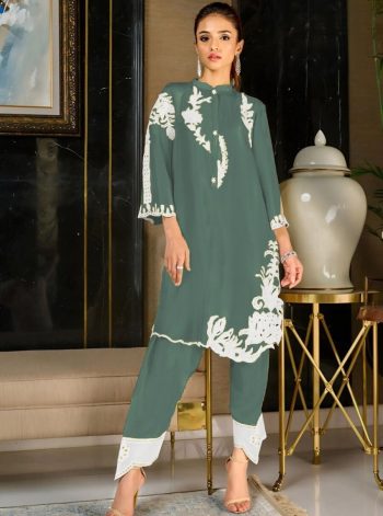 FANCY FRENCH SILK EMBROIDERY SEQUENCE WORK CO-ORD SET MINT