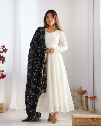 TRADITIONAL VICHITRA SILK FLAIRED PLAIN GOWN BOTTOM WITH EMBROIDERY ZARI LACE WORK DUPATTA BLACK