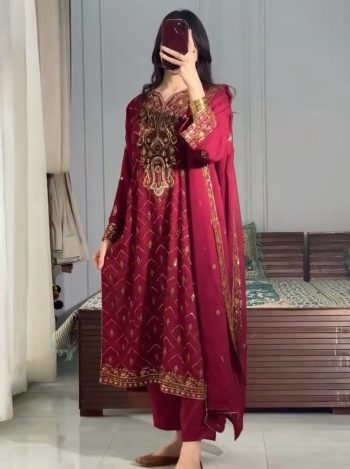 ATTRACTIVE GEORGETTE EMBROIDERY ZARI SEQUENCE WORK TOP BOTTOM WITH DUPATTA MAROON