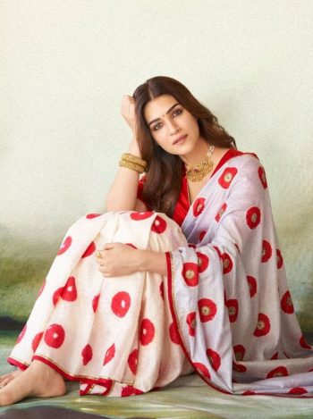 RICH LOOK GEOORGETTE DIGITAL PRINTED WITH FANCY LACE WORK SAREE WITH UNSTITCHED BLOUSE RED