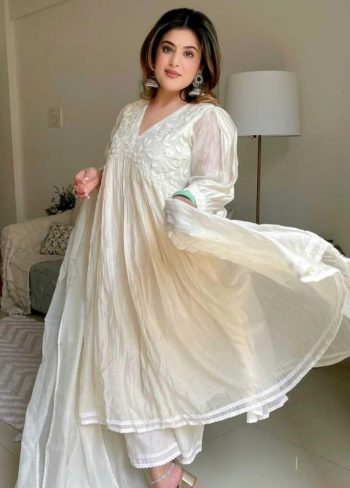 FANCY CHANDERI SILK THREAD EMBROIDERY WORK ALIA CUT TOP BOTTOM WITH DUPATTA OFF WHITE