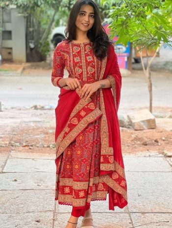 TRENDING COTTON PRINTED HAND EMBROIDERY ZARI WEAVING WORK TOP BOTTOM WITH DUPATTA RED