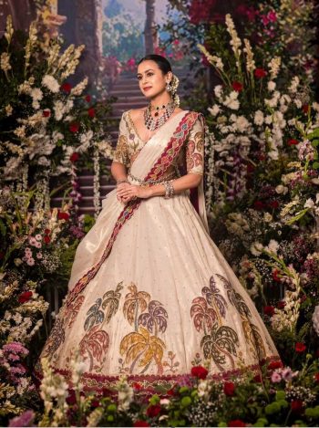 DESIGNER TISSUE SIMMER SILK EMBROIDERY SEQUENCE WORK LEHENGA CHOLI WITH DUPATTA  OFF WHITE