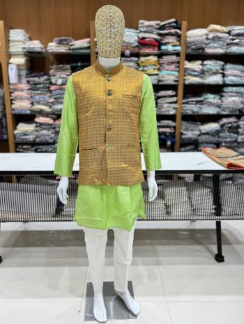 NEW ARRIVAL SILK KURTA COTTON PAYJAMA WITH JACQUARD KOTI MEN'S KURTA PAYJAMA SET  PARROT GREEN