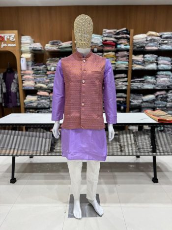 NEW ARRIVAL SILK KURTA COTTON PAYJAMA WITH JACQUARD KOTI MEN'S KURTA PAYJAMA SET  LAVENDER