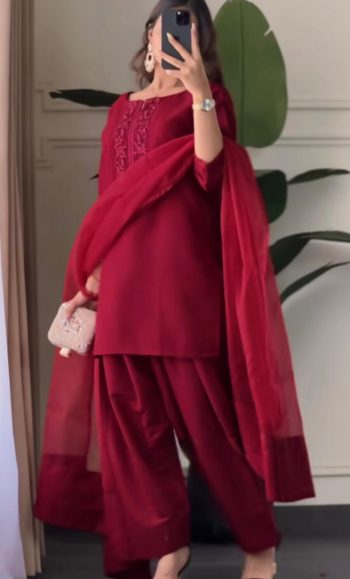 RICH LOOK NATURAL CREEP SILK BEADS HAND WORK WITH SEQUENCE MULTI NEEDLE EMBROIDERY WORK TOP PATIYALA WITH DUPATTA MAROON