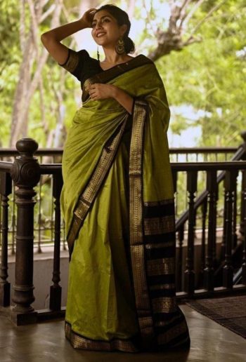 MODERN LICHI SILK JACQUARD WORK SAREE WITH UNSTITCHED BLOUSE GREEN