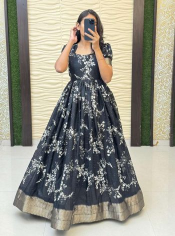 NEW ARRIVAL DOLA SILK KALAMKARI PRINT AND JCQUARD BORDER WORK GOWN BLACK