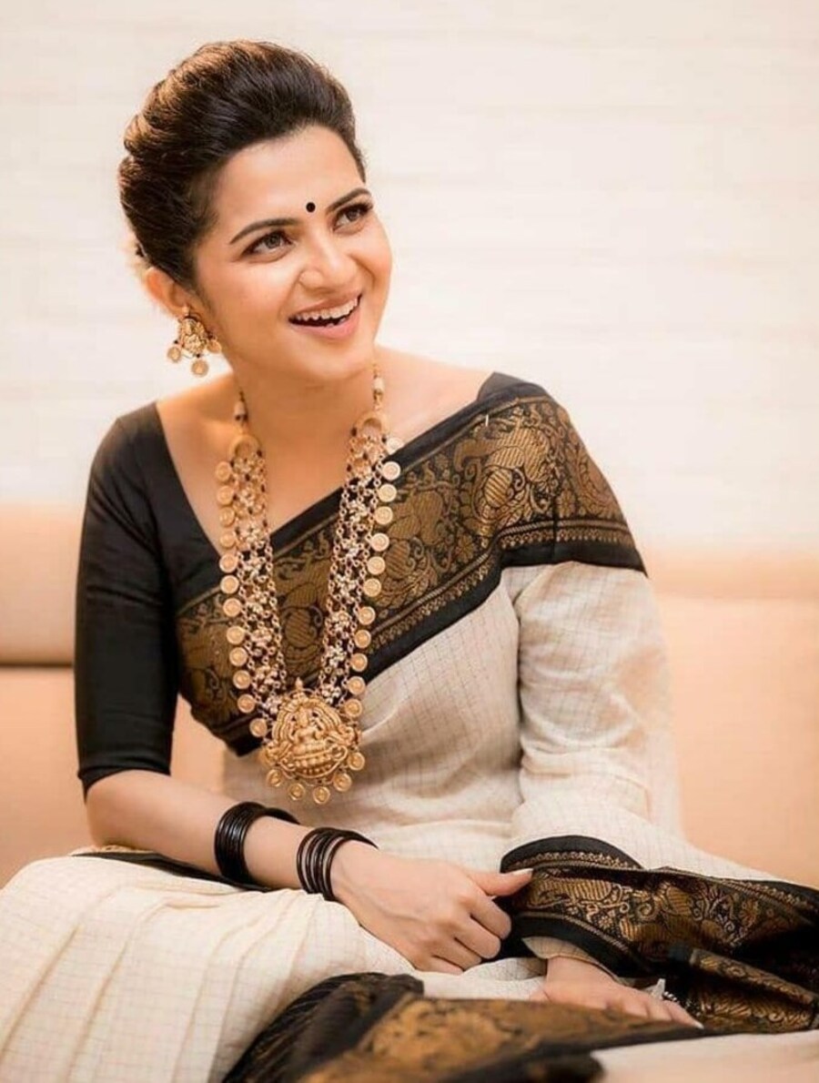 4DESIGNER LICHI SILK JACQUARD WORK SAREE WITH UNSTITCHED BLOUSE FESTIVAL WEAR WHOLESALE PRICE ETHNIC GARMENT (3)