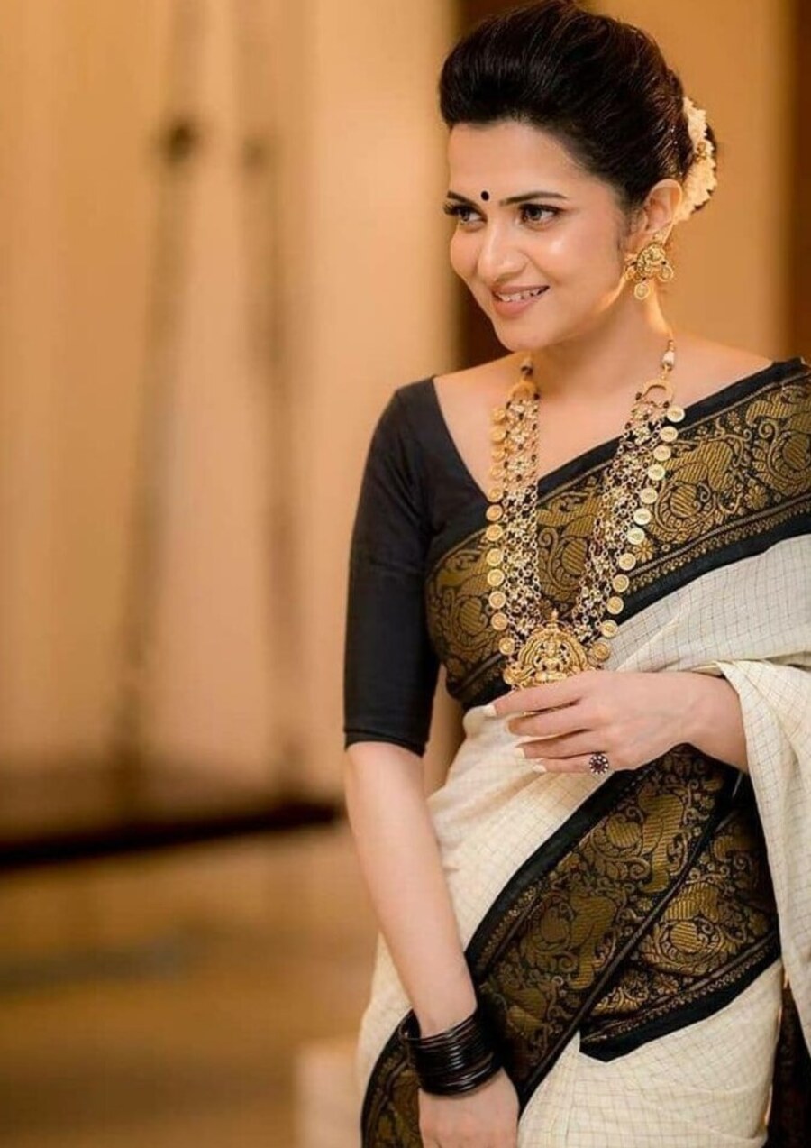 4DESIGNER LICHI SILK JACQUARD WORK SAREE WITH UNSTITCHED BLOUSE FESTIVAL WEAR WHOLESALE PRICE ETHNIC GARMENT (5)