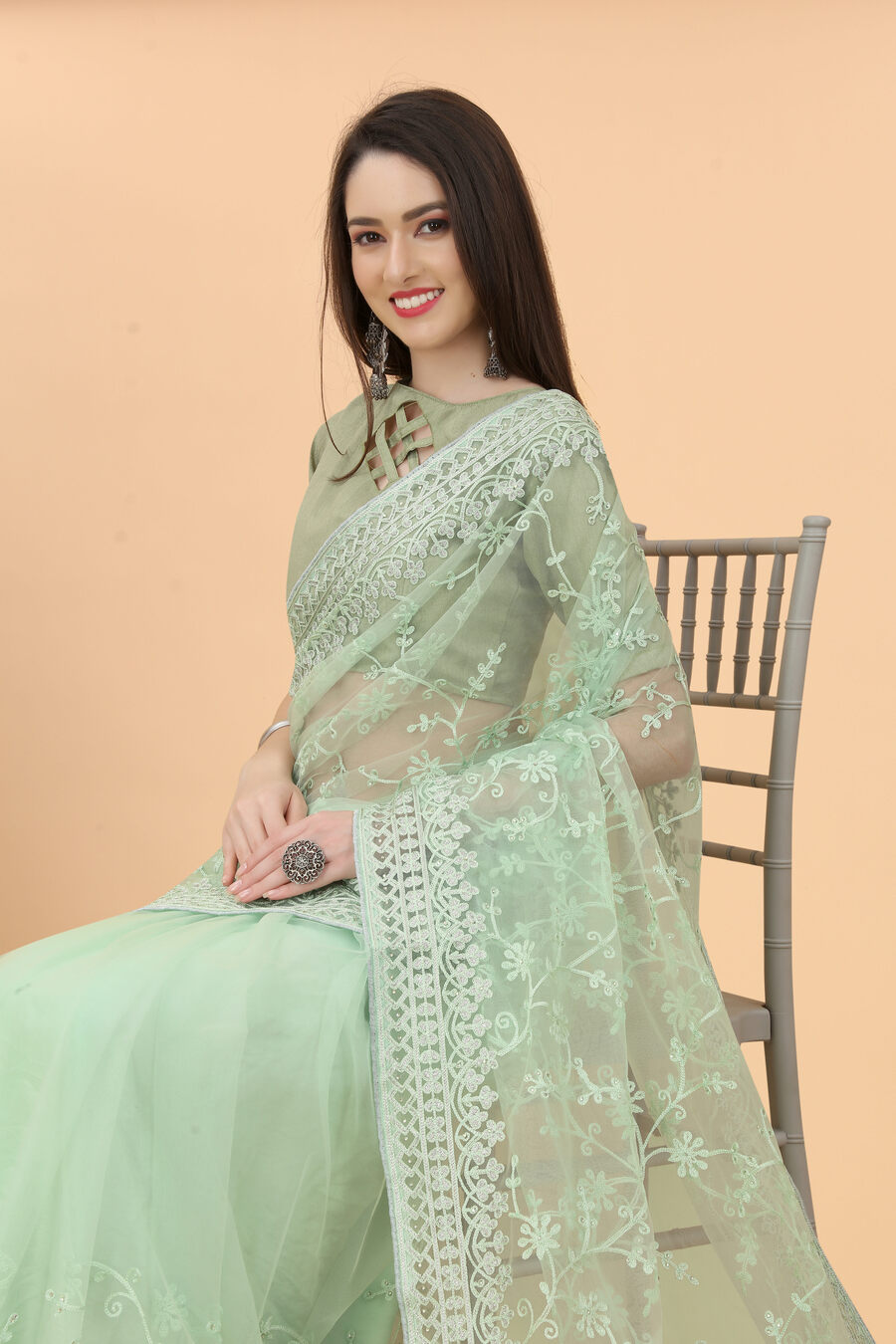ATTRACTIVE BUTTERFLY NET AARI AND DIAMOND WORK SAREE WITH UNSTITCHED BLOUSE WEDDING WEAR WHOLESALE PRICE ETHNIC GARMENT (4)