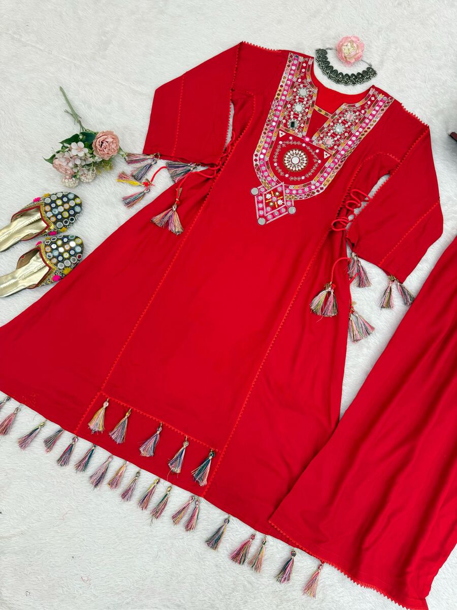 ATTRACTIVE RAYON THREAD AND REAL MIRROR WITH TASSELS AND FANCY LACE WORK CO-ORD SET PARTY WEAR WHOLESALE PRICE ETHNIC GARMENT (2)