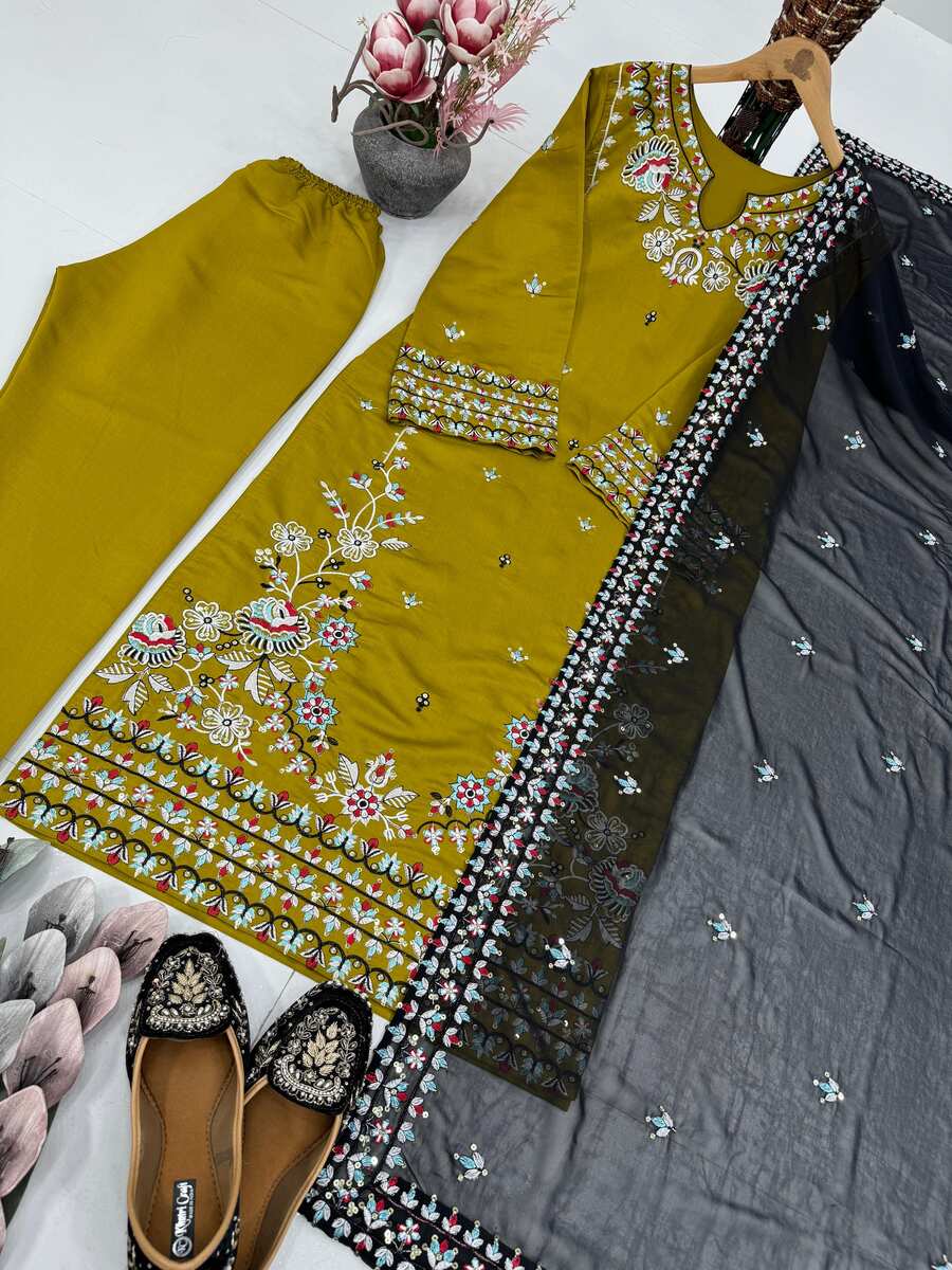 ATTRACTIVE ROMAN SILK EMBROIDERY SEQUENCES WORK TOP BOTTOM WITH DUPATTA PARTY WEAR WHOLESALE PRICE ETHNIC GARMENT (4)