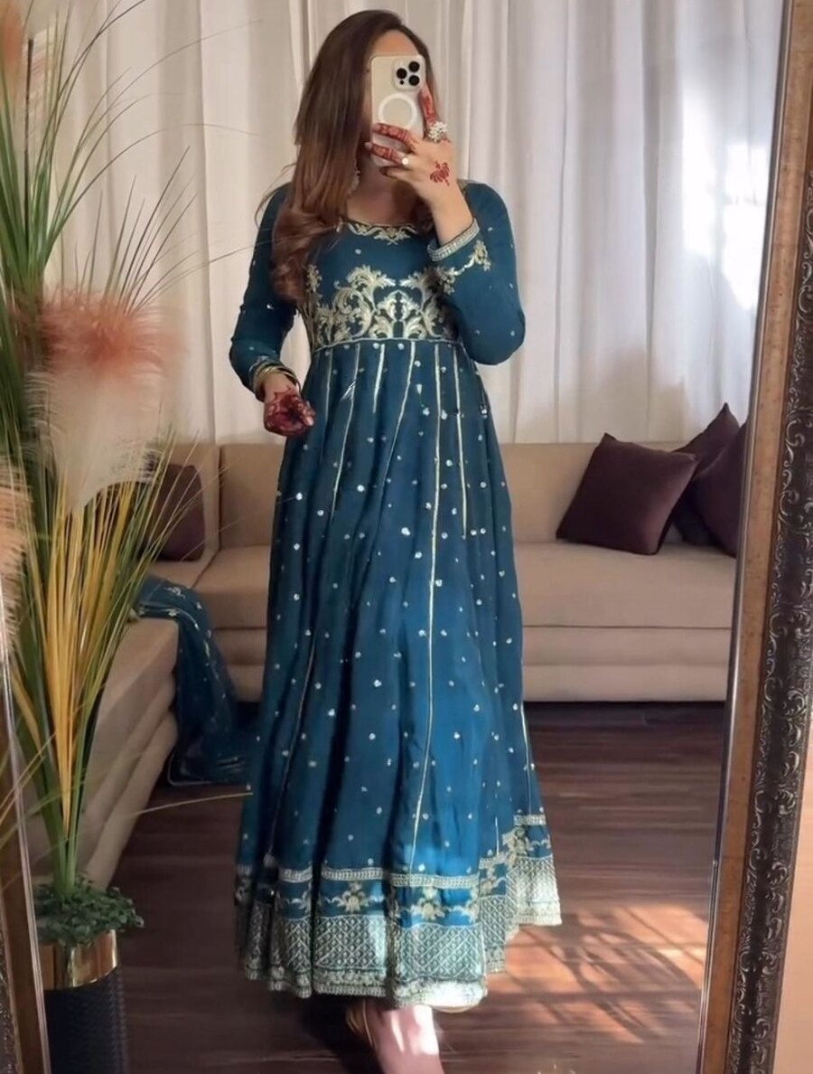 DESIGNER GEORGETTE SEQUENCE EMBROIDERY WITH LATKAN DORI WORK GOWN BOTTOM WITH DUPATTA FESTIVE WEAR WHOLESALE PRICE ETHNIC GARMENT (3)