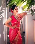 DESIGNER SOFT LICHI SILK JACQUARD WORK SAREE WITH UNSTITCHED BLOUSE WEDDING WEAR WHOLESALE PRICE ETHNIC GARMENT (4)-Photoroom