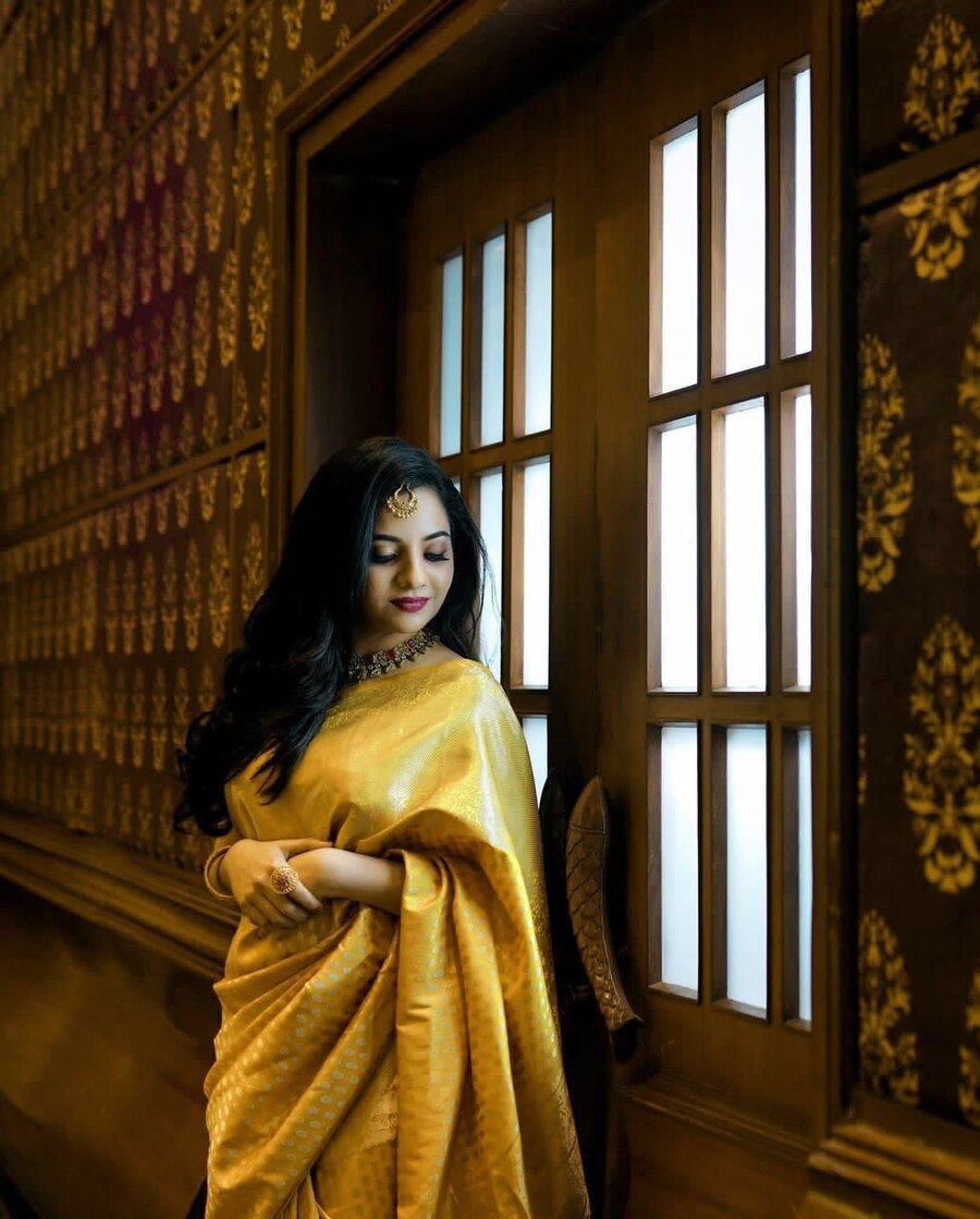 FASHIONABLE LICHI SILK JACQUARD WORK SAREE WITH UNSTITCHED BLOUSE CASUAL WEAR WHOLESALE PRICE ETHNIC GARMENT (7)