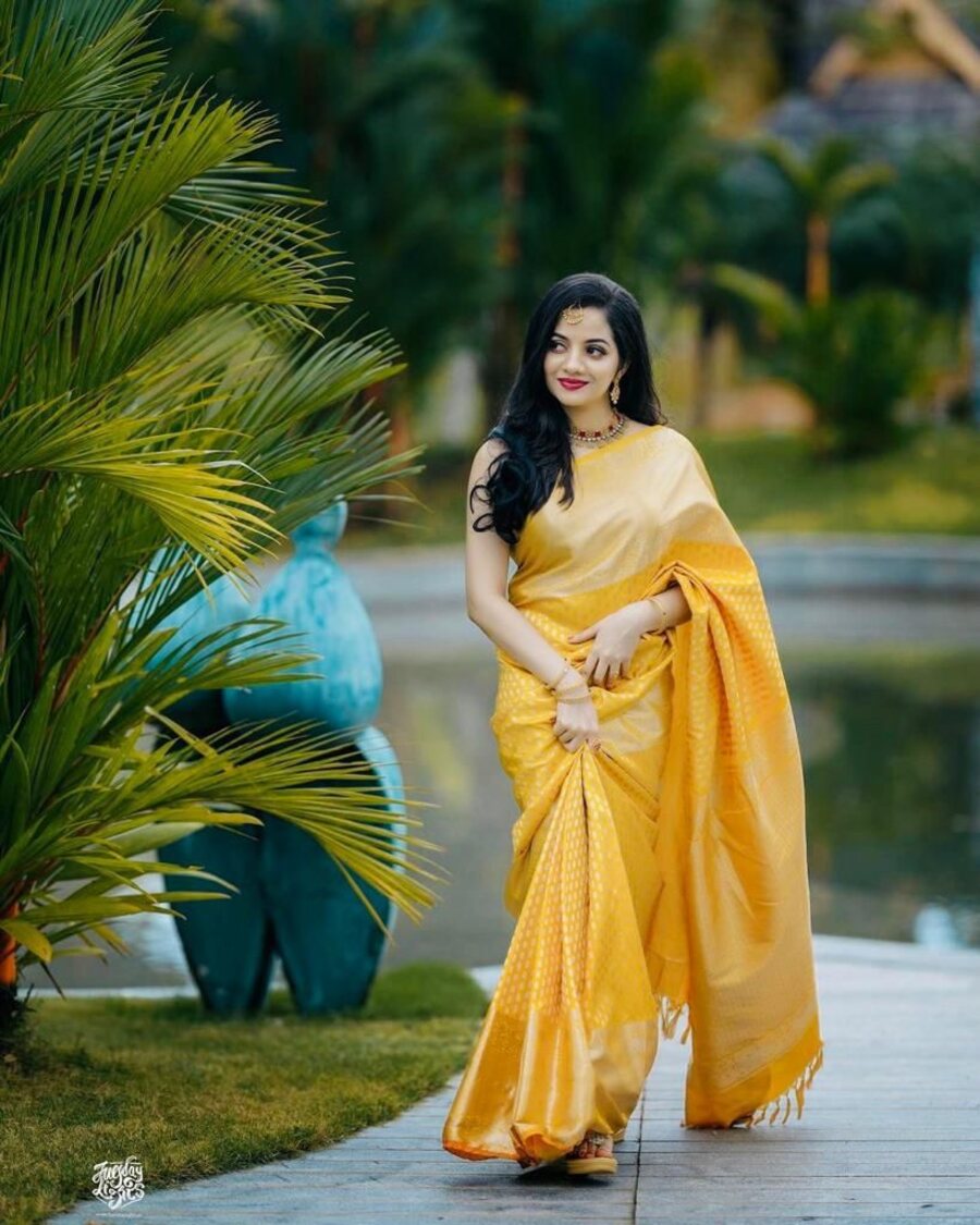 FASHIONABLE LICHI SILK JACQUARD WORK SAREE WITH UNSTITCHED BLOUSE CASUAL WEAR WHOLESALE PRICE ETHNIC GARMENT (8)