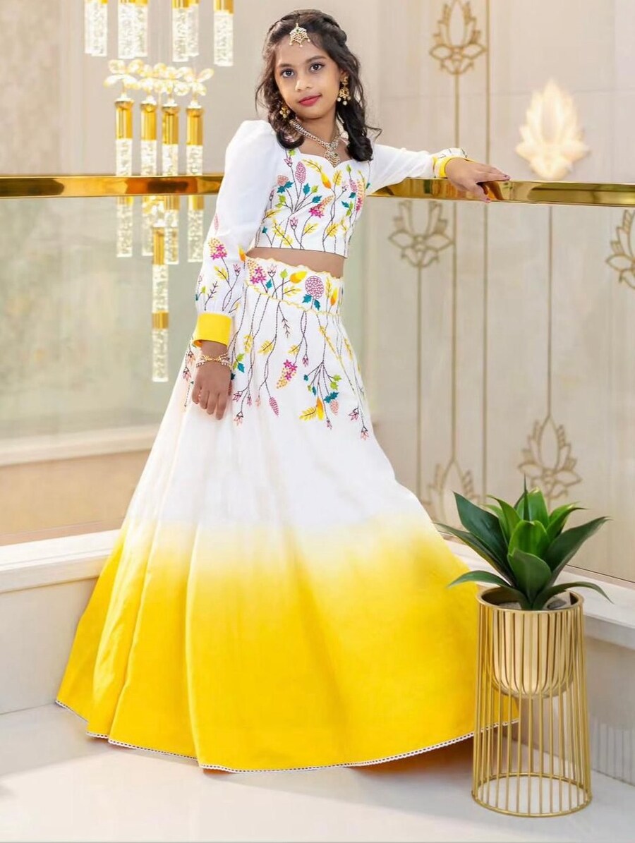 MODERN CREPE SILK SOFT PRINTED WORK KID'S LEHENGA CHOLI WITH DUPATTA WEDDING WEAR WHOLESALE PRICE ETHNIC GARMENT (2)