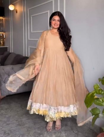 MODERN GEORGETTE  FANCY BORDER GOWN BOTTOM WITH DUPATTA CREAM