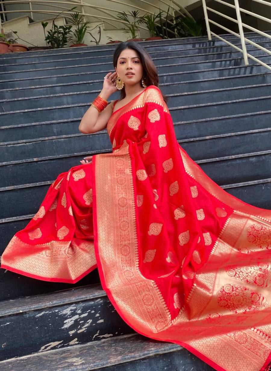 MODERN LICHI SILK JACQUARD WORK SAREE WITH UNSTITCHED BLOUSE PARTY WEAR WHOLESALE PRICE ETHNIC GARMENT (3)
