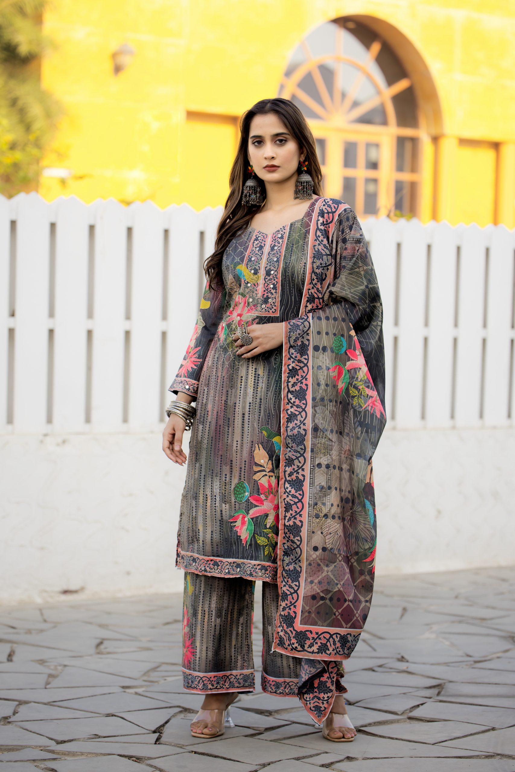 MODERN SOFT CHINON DIGITAL PRINT AND HANDWORK TOP BOTTOM WITH DUPATTA CASUAL WEAR WHOLESALE PRICE ETHNIC GARMENT (1)