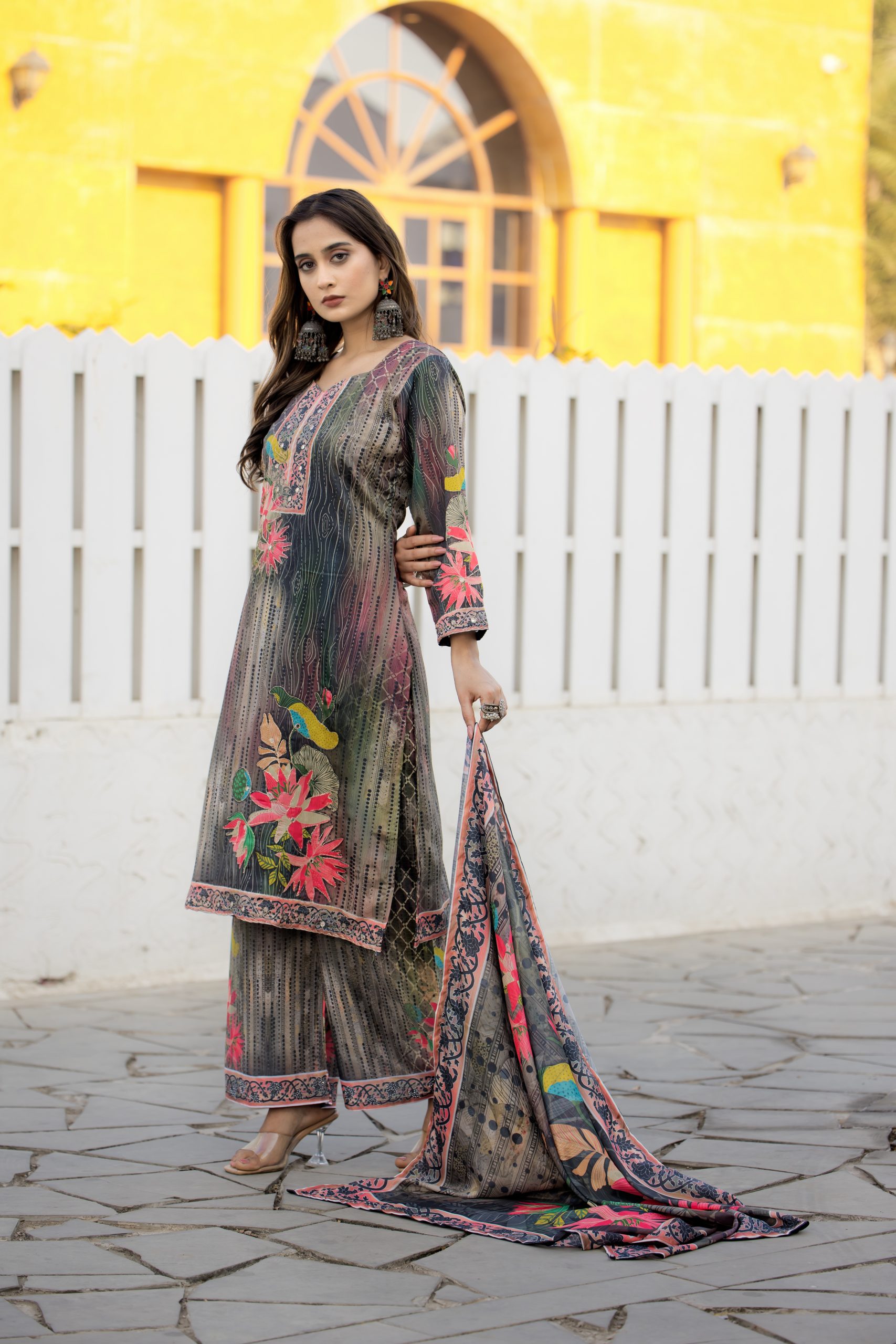 MODERN SOFT CHINON DIGITAL PRINT AND HANDWORK TOP BOTTOM WITH DUPATTA CASUAL WEAR WHOLESALE PRICE ETHNIC GARMENT (4)