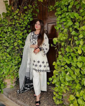 NEW ARRIVAL CREPE SILK THREAD EMBROIDERY WORK TOP PALAZZO WITH DUPATTA WHITE