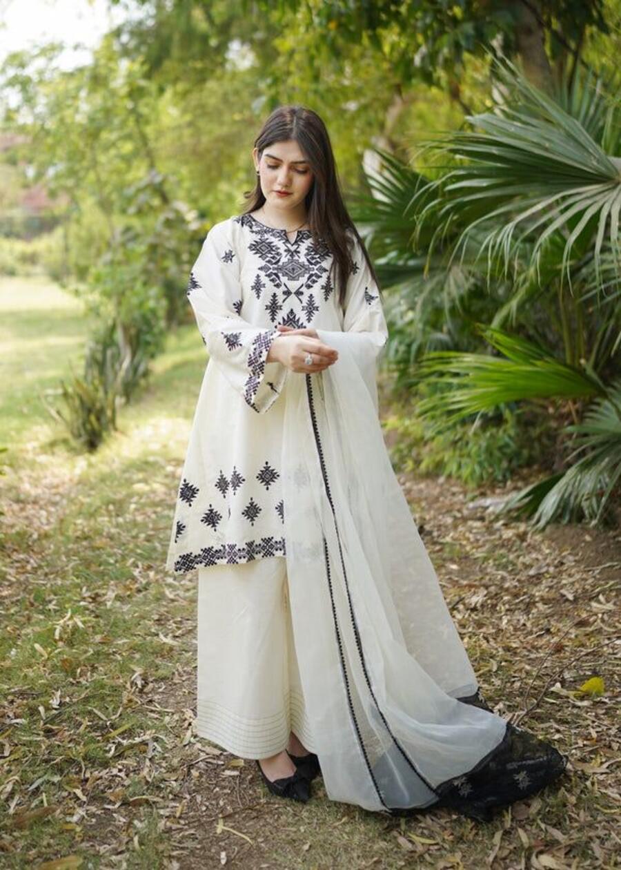 NEW ARRIVAL CREPE SILK THREAD EMBROIDERY WORK TOP PALAZZO WITH DUPATTA OFFICE WEAR WHOLESALE PRICE ETHNIC GARMENT (16)