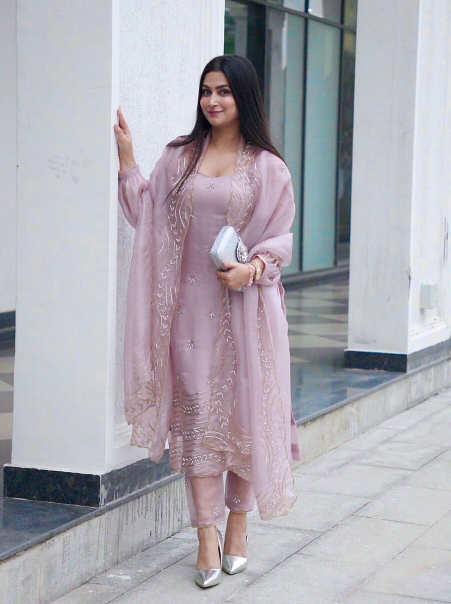 RICH LOOK TABBY SILK EMBROIDERY SEQUENCE AND THREAD WORK TOP BOTTOM WITH DUPATTA FESTIVE WEAR WHOLESALE PRICE ETHNIC GARMENT (2)