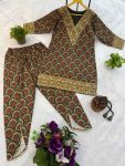 1FANCY MUL COTTON EMBROIDERY WORK ON NECK & DAMAN PATTA WORK CO-ORD SET WITH POTLI PURSE PARTY WEAR WHOLESALE PRICE ETHNIC GARMENT (6)