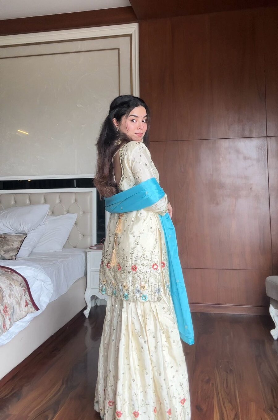 DESIGNER CHINON SEQUENCE EMBROIDERY WORK TOP SHARARA WITH DUPATTA WEDDING WEAR WHOLESALE PRICE ETHNIC GARMENT (4)