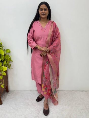 DESIGNER GADWAL SOFT SILK HANDWORK AND SEQUENCE THREAD WORK TOP BOTTOM WITH DUPATTA  PINK
