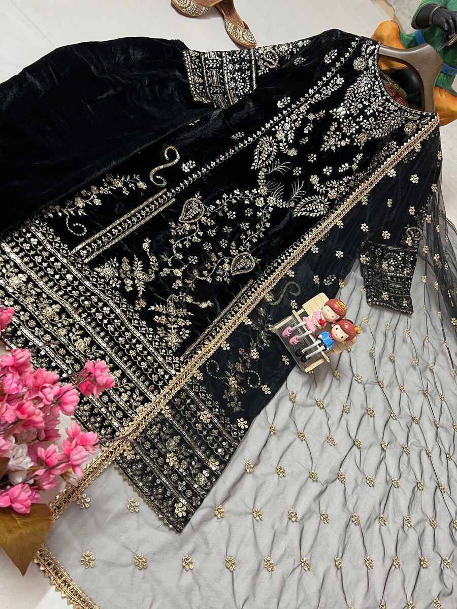 DESIGNER VELVET ZARI SEQUENCE EMBROIDERY WORK TOP BOTTOM WITH DUPATTA FESTIVE WEAR WHOLESALE PRICE ETHNIC GARMENT (8)