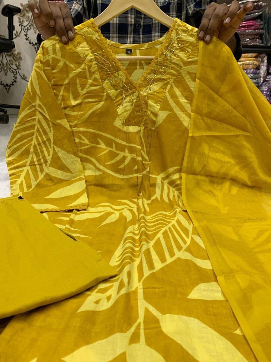 FANCY COTTON MILL PRINT & HANDWORK TOP BOTTOM WITH DUPATTA DAILY WEAR WHOLESALE PRICE ETHNIC GARMENT (18)