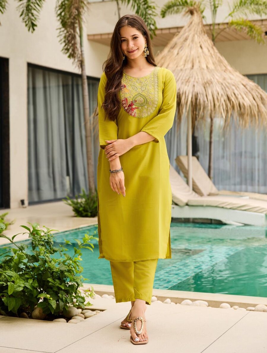 FASHIONABLE RAYON SLUB EMBROIDERY WORK TOP BOTTOM WITH DUPATTA FESTIVAL WEAR WHOLESALE PRICE ETHNIC GARMENT (2)