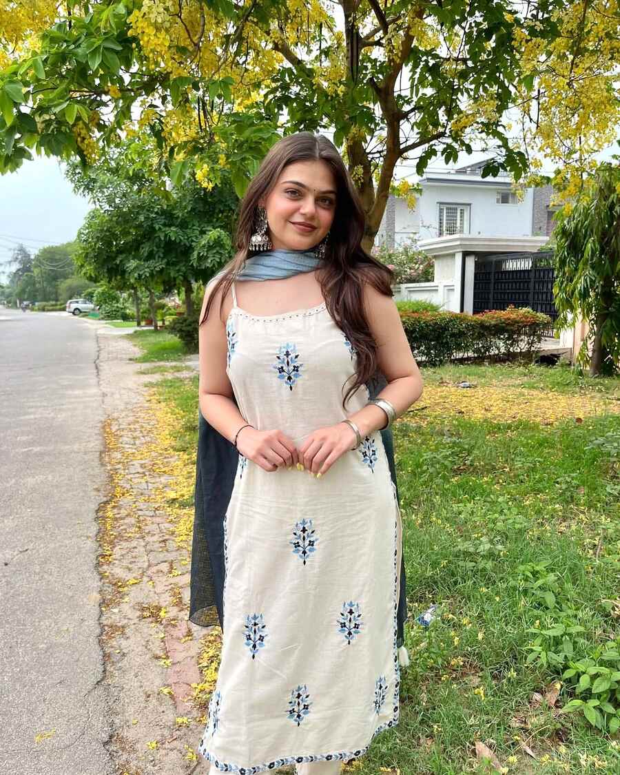 MODERN COTTON EMBROIDERY WORK WITH RIVET MOTI WORK TOP BOTTOM WITH DUPATTA FORMAL WEAR WHOLESALE PRICE ETHNIC GARMENT (6)