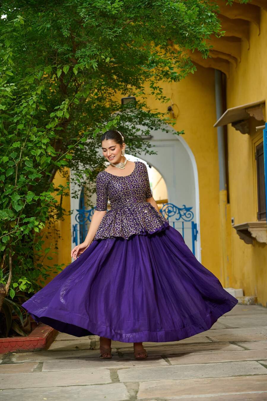 MODERN FENDY PLAIN LEHENGA WITH EMBROIDERY & SEQUENCE WORK TOP PARTY WEAR WHOLESALE PRICE ETHNIC GARMENT (12)