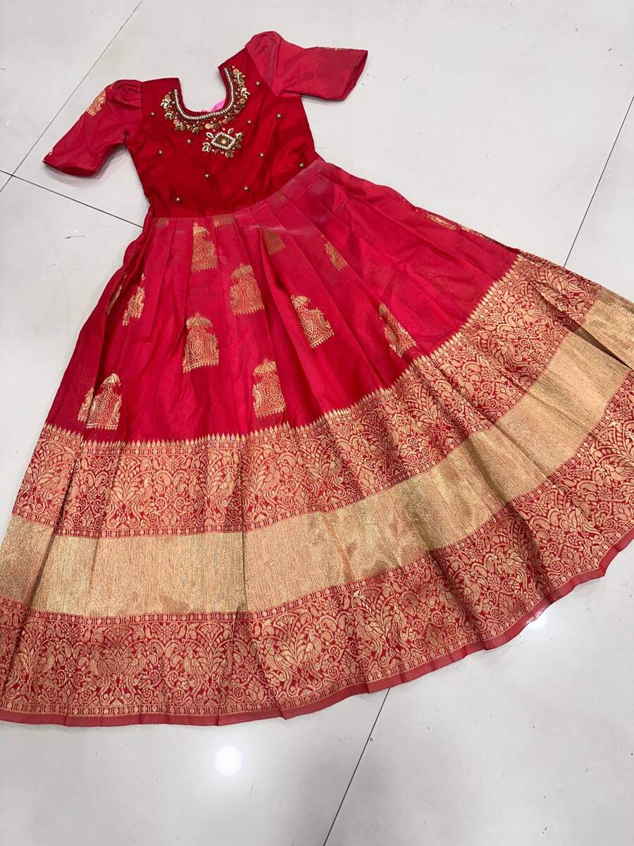 NEW ARRIVAL SILK ZARI WEAVING WORK BORDER AND HAND WORK KID'S GOWN FESTIVE WEAR WHOLESALE PRICE ETHNIC GARMENT (5)